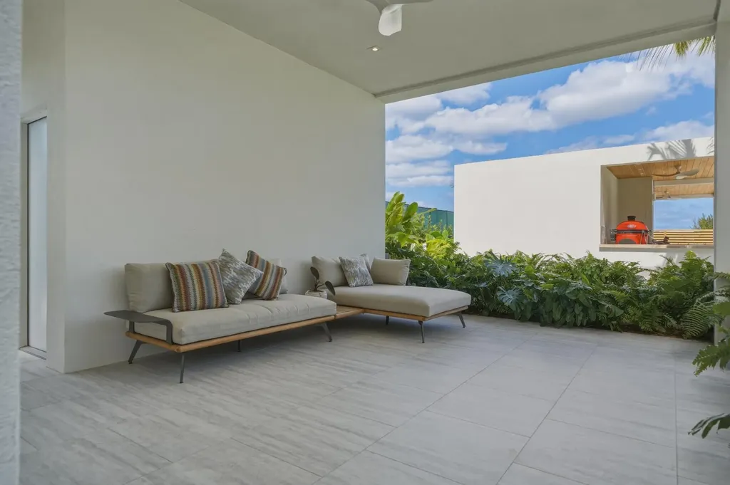 Le Canal New Providence Paradise Island BS