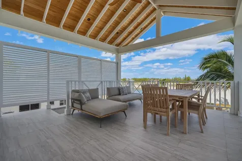 Le Canal New Providence Paradise Island BS