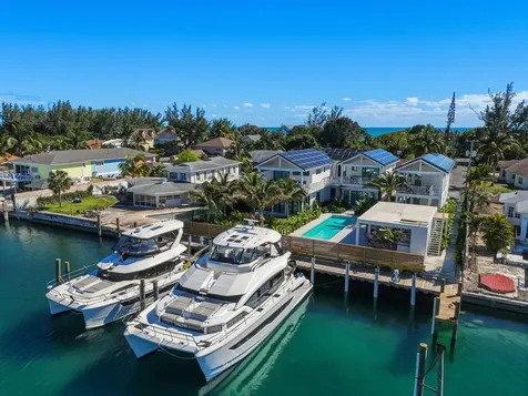 Le Canal New Providence Paradise Island BS