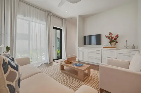 Le Canal New Providence Paradise Island BS