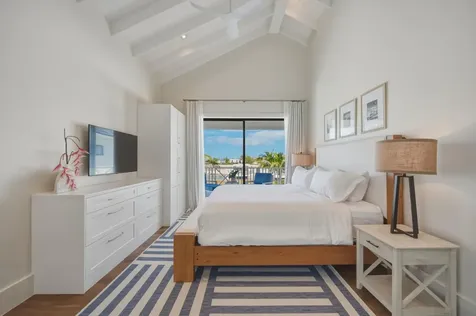 Le Canal New Providence Paradise Island BS