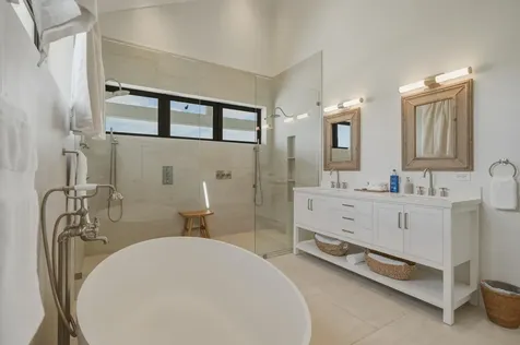 Le Canal New Providence Paradise Island BS
