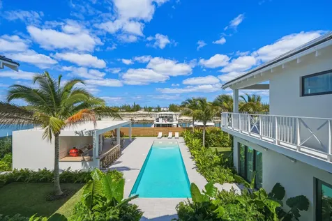 Le Canal New Providence Paradise Island BS