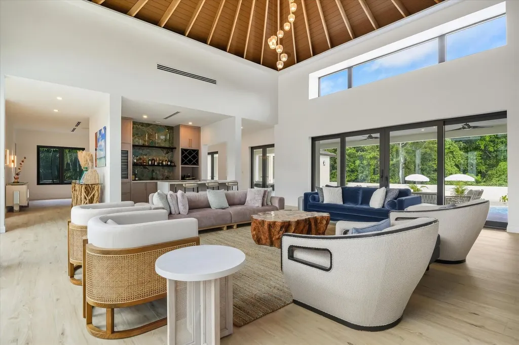Bali Cinq New Providence Paradise Island BS