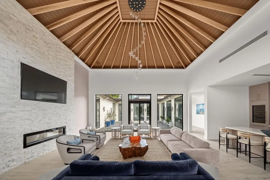 Bali Cinq New Providence Paradise Island BS