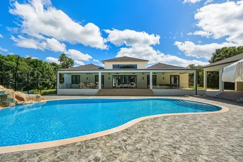 Bali Cinq New Providence Paradise Island BS