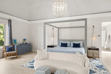 Bali Cinq New Providence Paradise Island BS