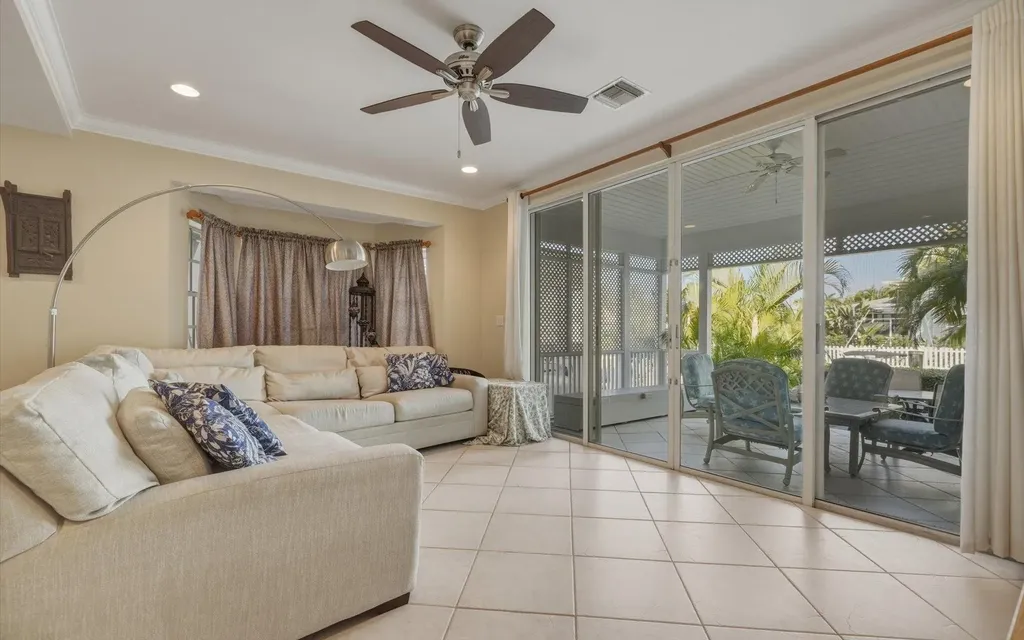 7 Arches New Providence Paradise Island BS