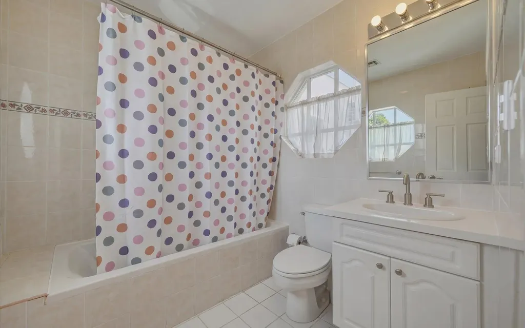 7 Arches New Providence Paradise Island BS