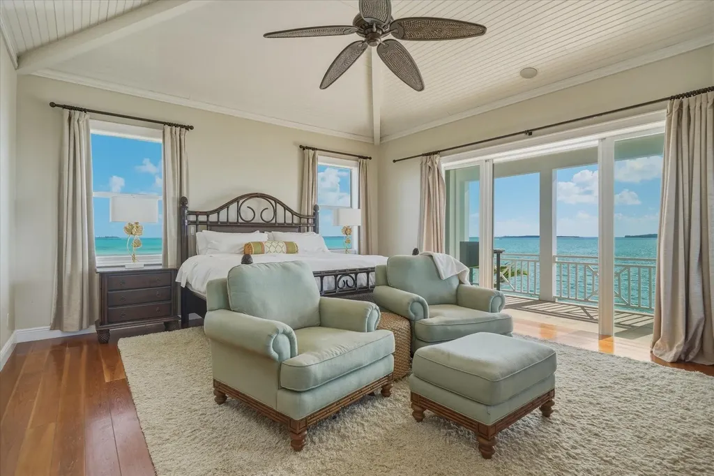 Crown Pigeon Island & Cay Eleuthera BS