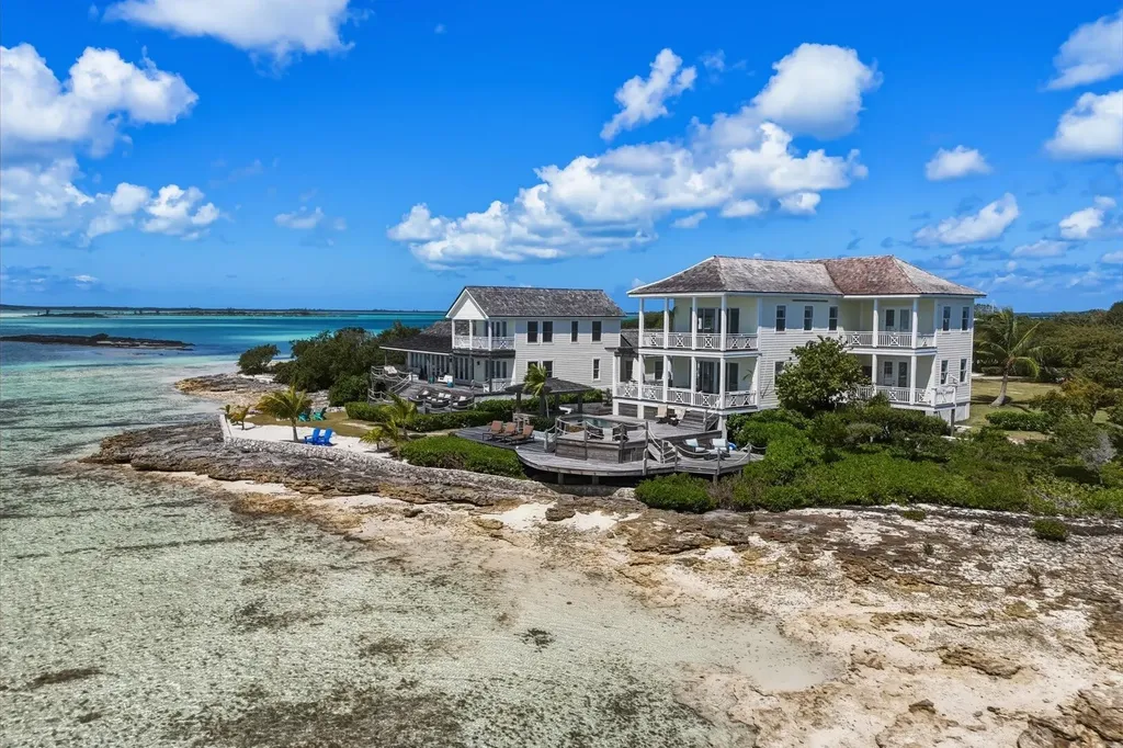 Crown Pigeon Island & Cay Eleuthera BS