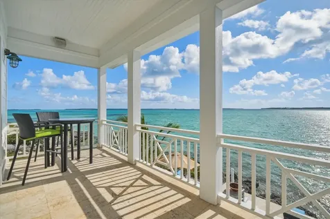 Crown Pigeon Island & Cay Eleuthera BS