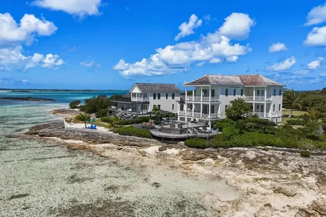 Crown Pigeon Island & Cay Eleuthera BS