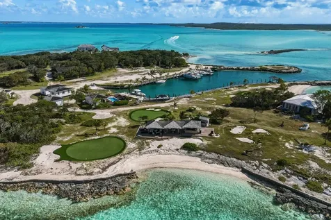 Crown Pigeon Island & Cay Eleuthera BS