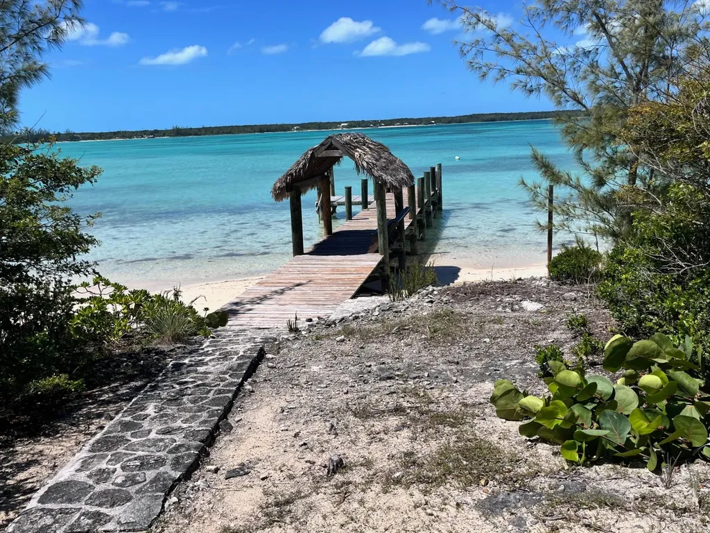Lot 37 Whale Point Eleuthera BS