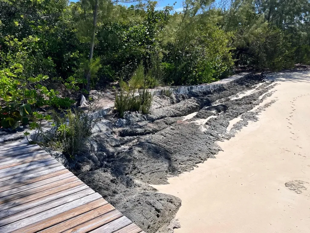 Lot 37 Whale Point Eleuthera BS