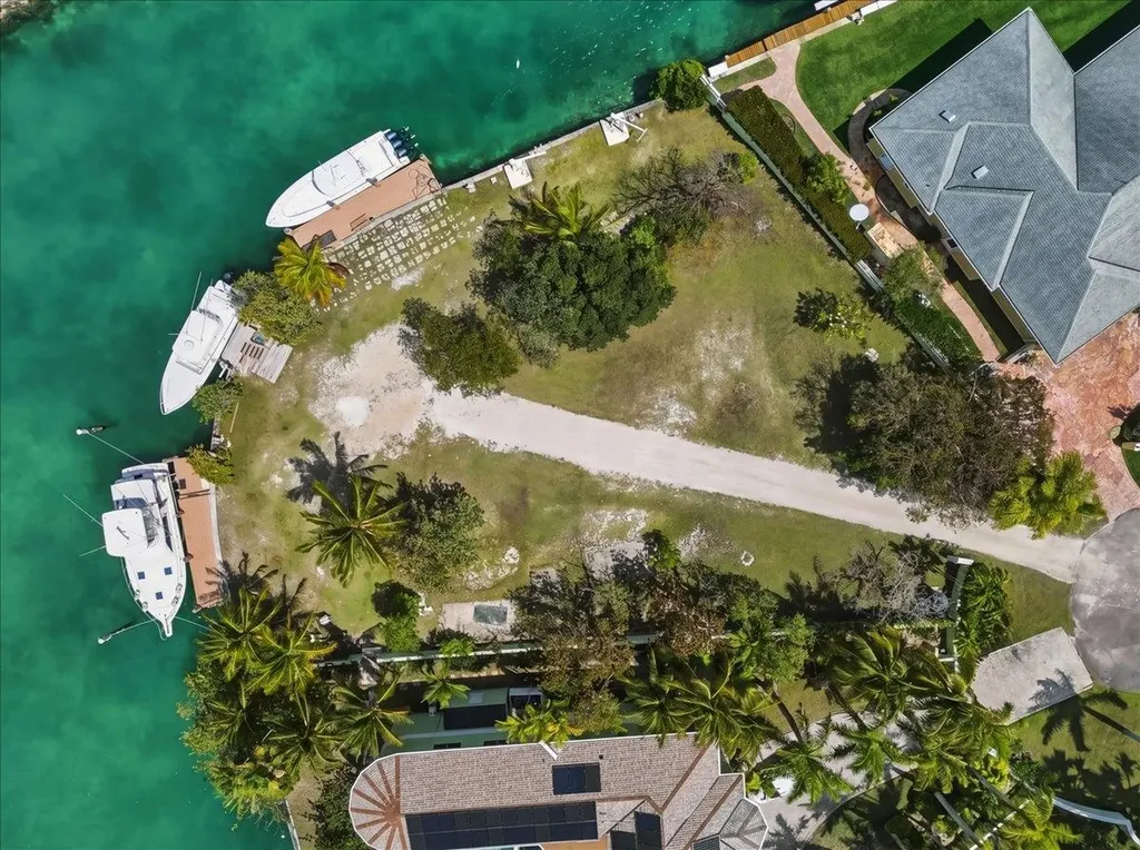 37 Port New Providence New Providence Paradise Island BS
