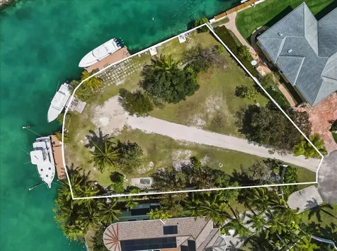 37 Port New Providence New Providence Paradise Island BS