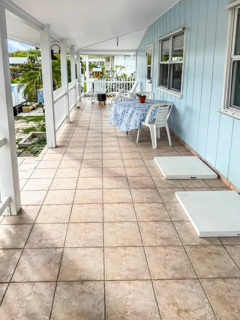 Shooting Star, Mow Cay Abaco BS