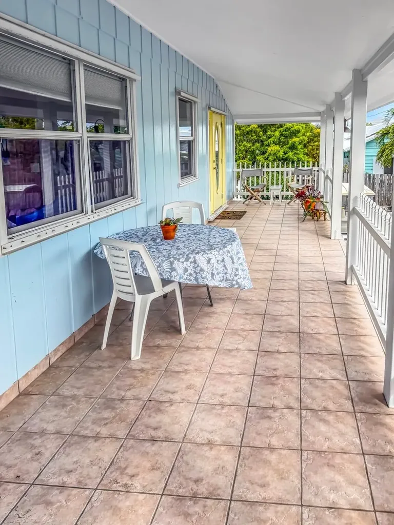 Shooting Star, Mow Cay Abaco BS