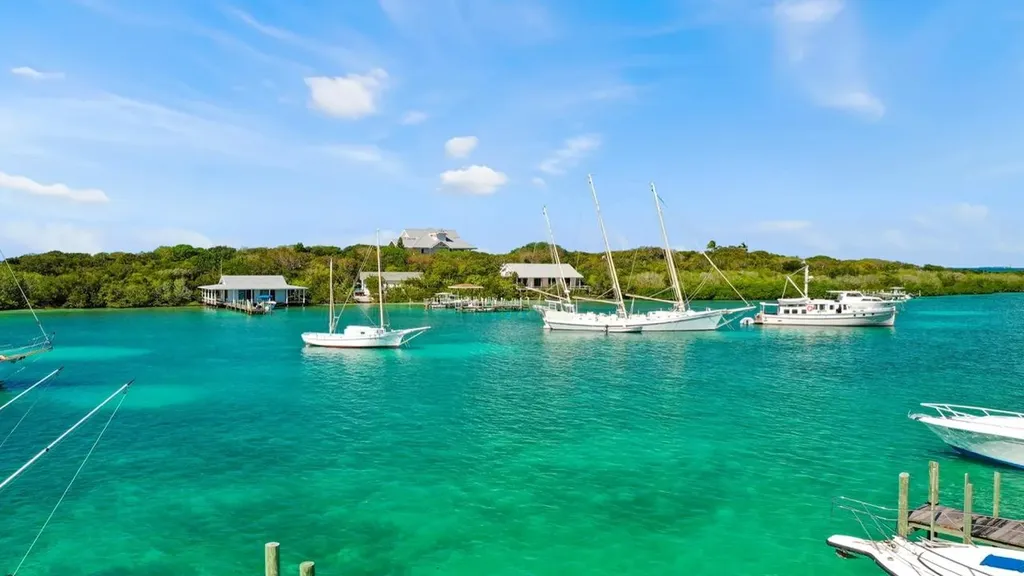 Shooting Star, Mow Cay Abaco BS