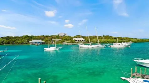 Shooting Star, Mow Cay Abaco BS