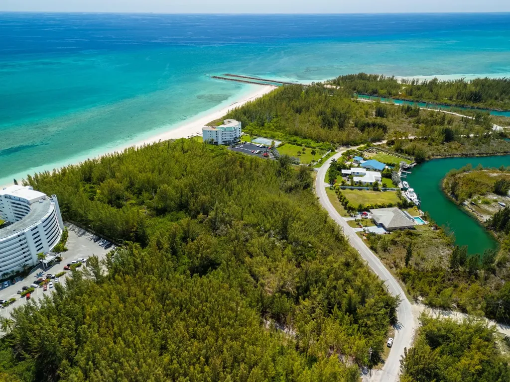 Royal Palm Way Tract B-6b Grand Bahama Freeport BS