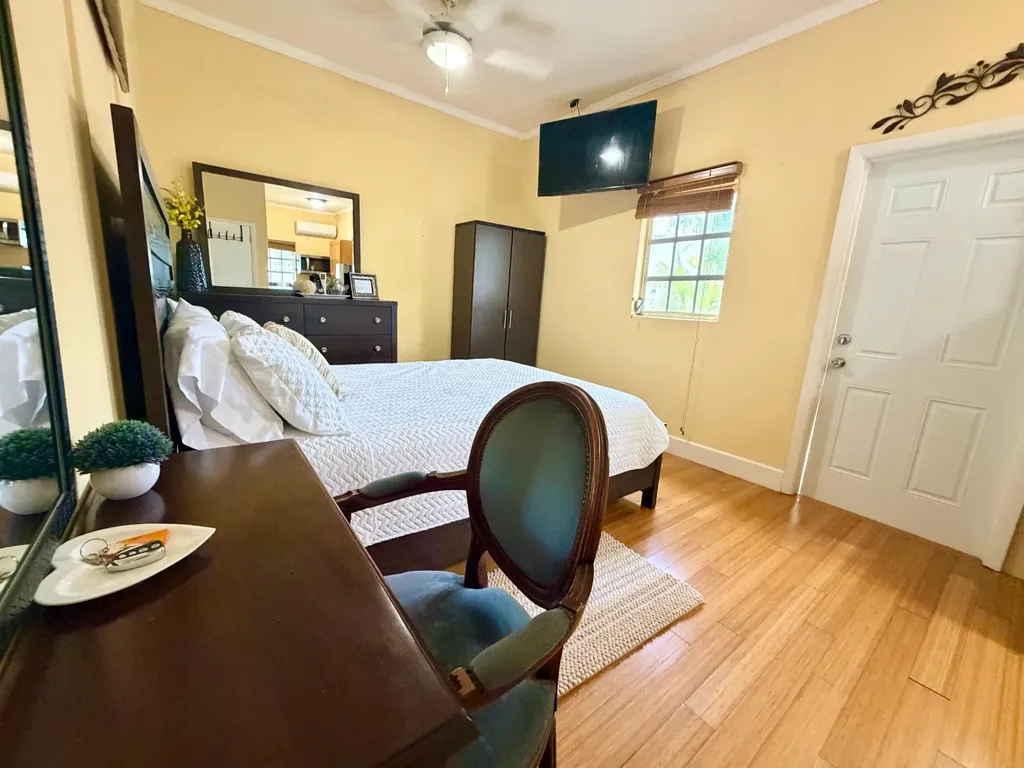 Devonshire, Cable Beach New Providence Paradise Island BS