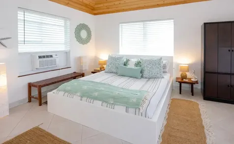 Turning Tides Harbour Isl Eleuthera BS