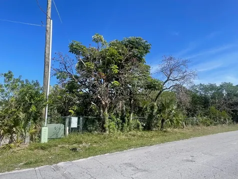 Santa Maria Avenue Grand Bahama Freeport BS