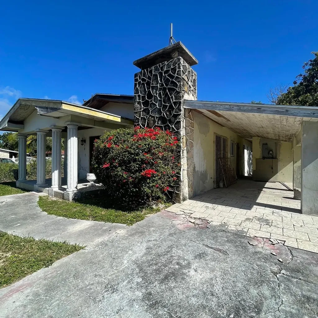 #3 Curacao Street New Providence Paradise Island BS