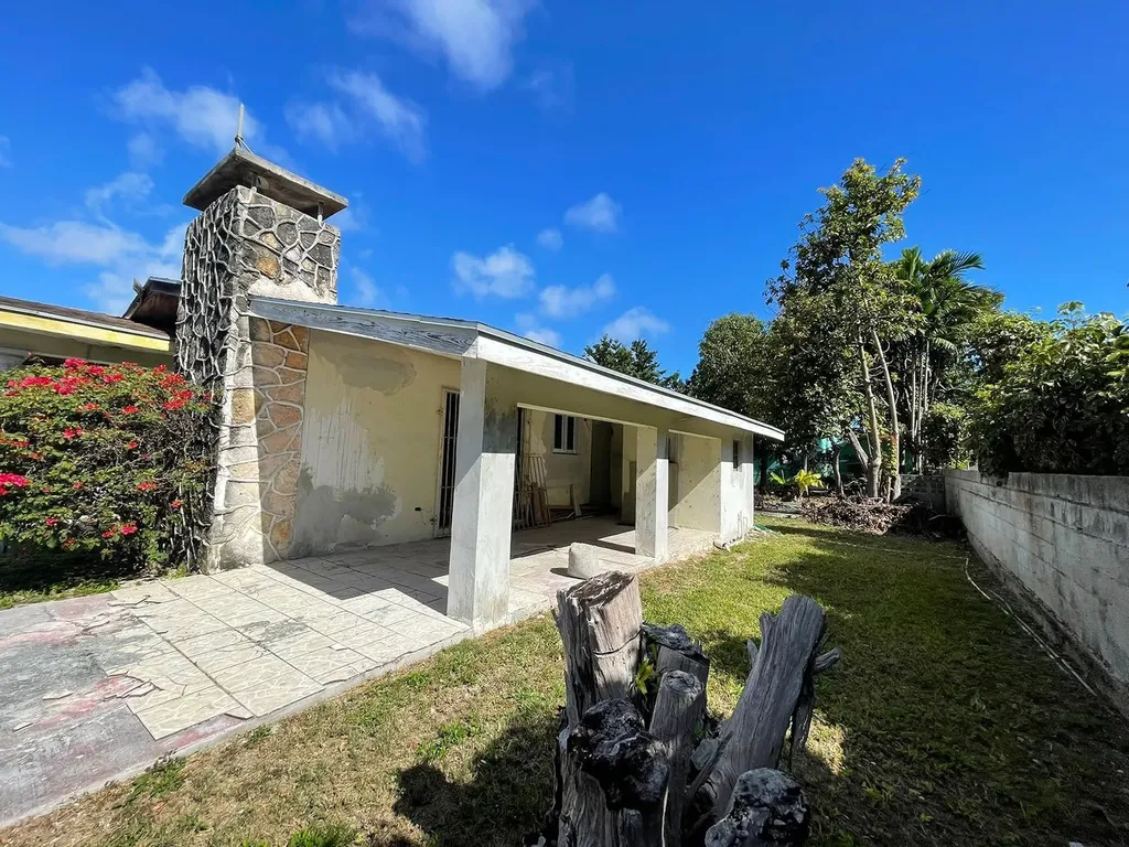 #3 Curacao Street New Providence Paradise Island BS
