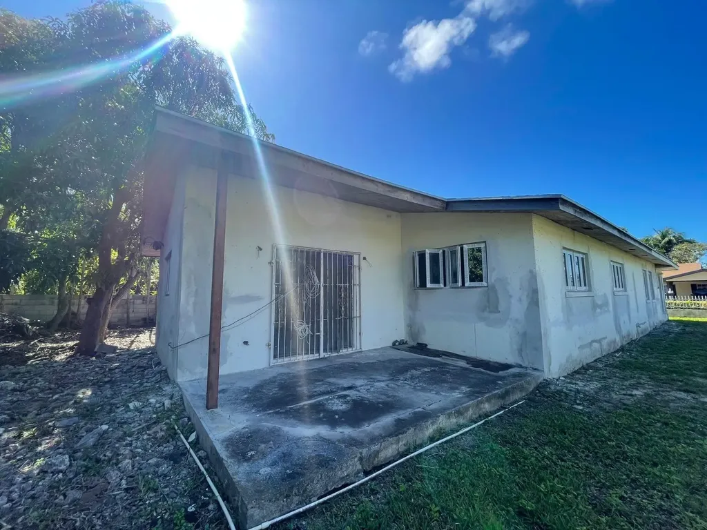 #3 Curacao Street New Providence Paradise Island BS