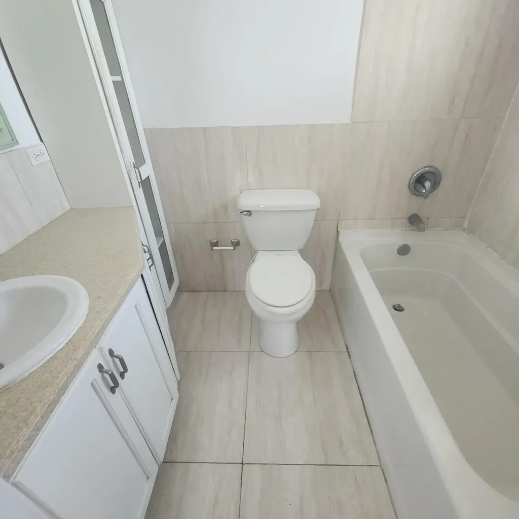 Annies Close New Providence Paradise Island BS