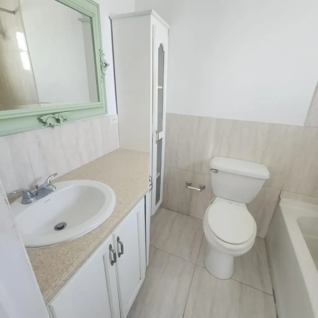 Annies Close New Providence Paradise Island BS