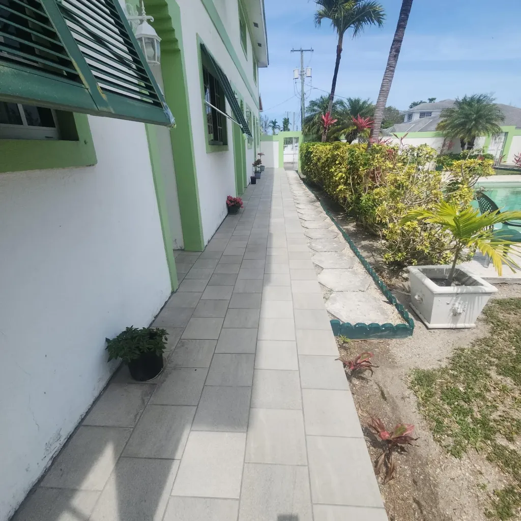 Annies Close New Providence Paradise Island BS