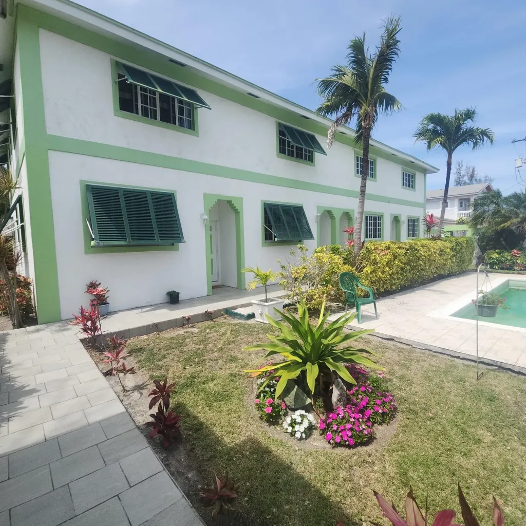 Annies Close New Providence Paradise Island BS