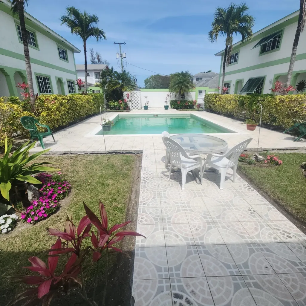 Annies Close New Providence Paradise Island BS