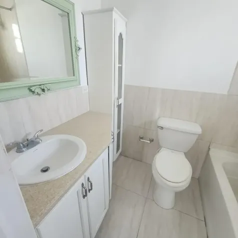 Annies Close New Providence Paradise Island BS