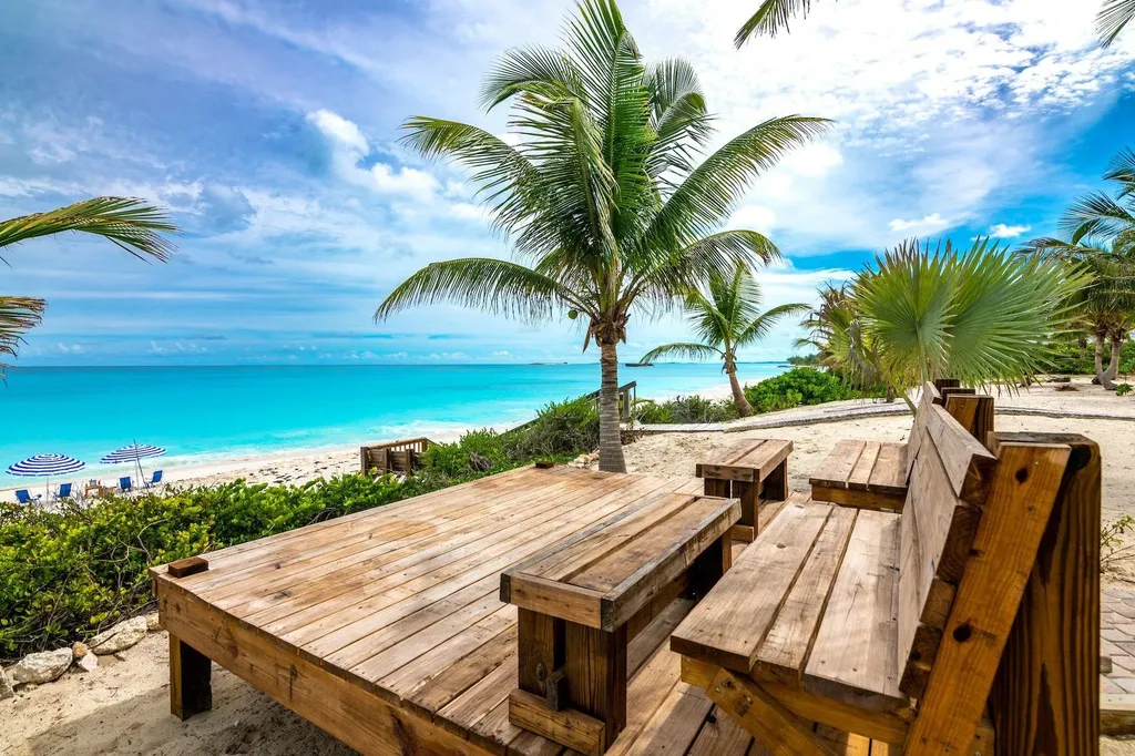 Sandcastle Breakwater Dri Exuma BS