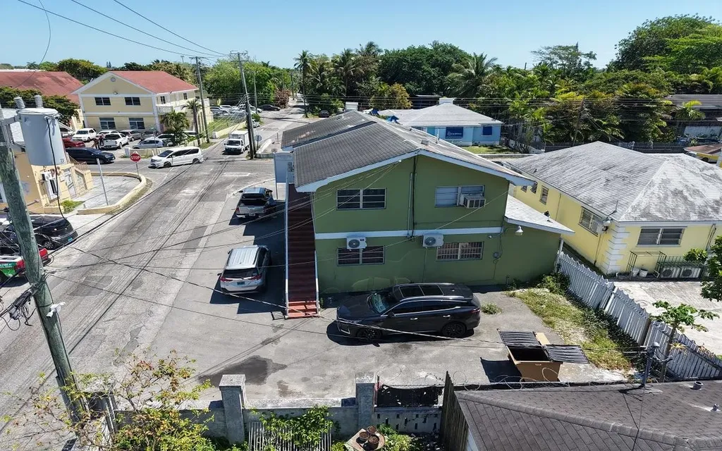 Montrose Avenue And Arundel Street New Providence Paradise Island BS