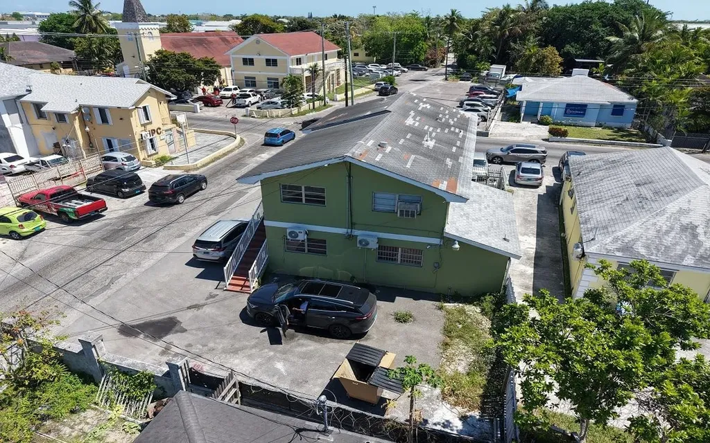 Montrose Avenue And Arundel Street New Providence Paradise Island BS