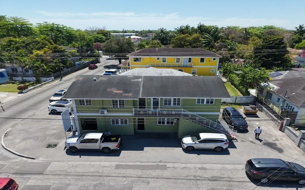 Montrose Avenue And Arundel Street New Providence Paradise Island BS