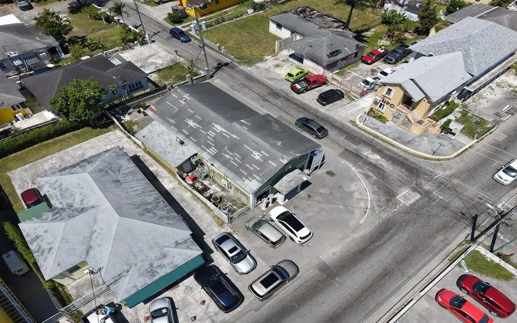 Montrose Avenue And Arundel Street New Providence Paradise Island BS