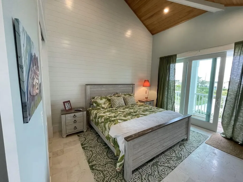Marnies Creek Abaco BS