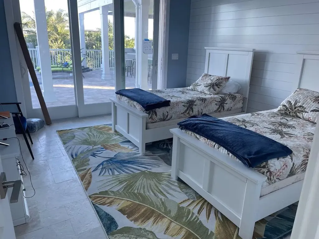 Marnies Creek Abaco BS