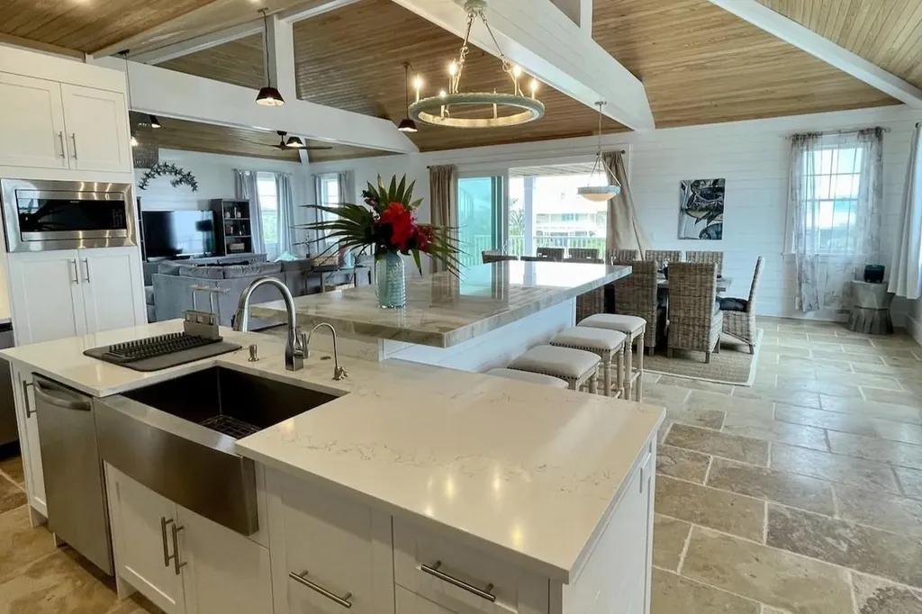 Marnies Creek Abaco BS