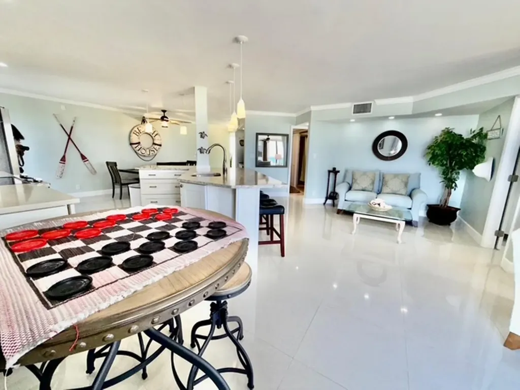 Coral Beach, Penthouse Grand Bahama Freeport BS