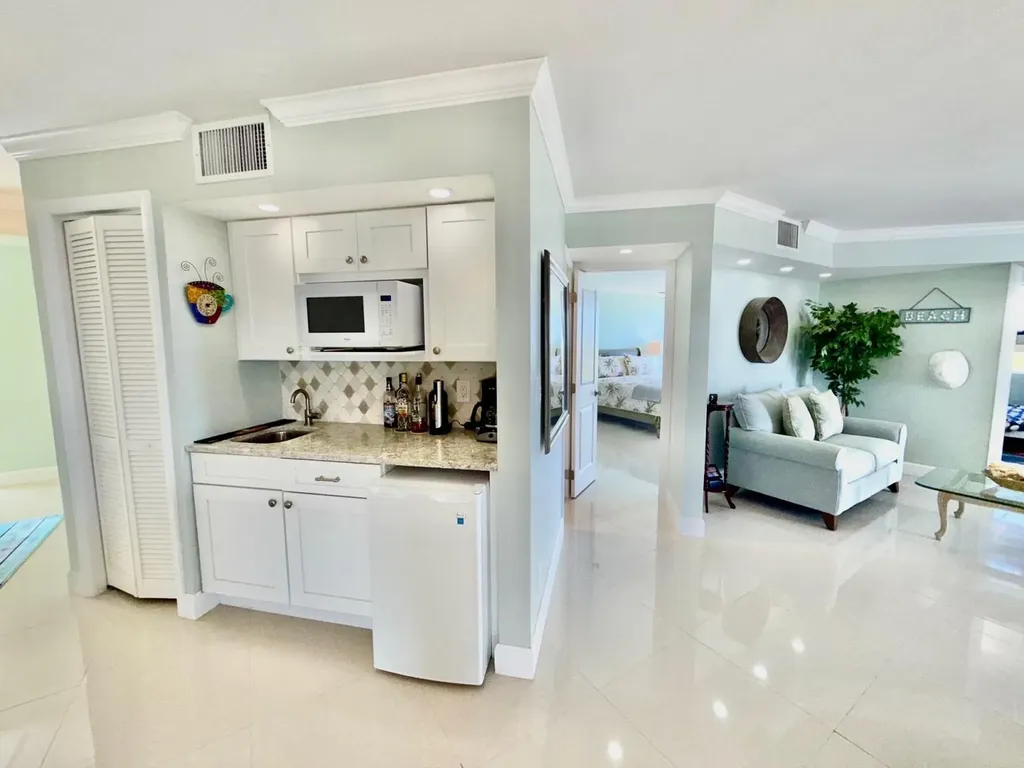 Coral Beach, Penthouse Grand Bahama Freeport BS