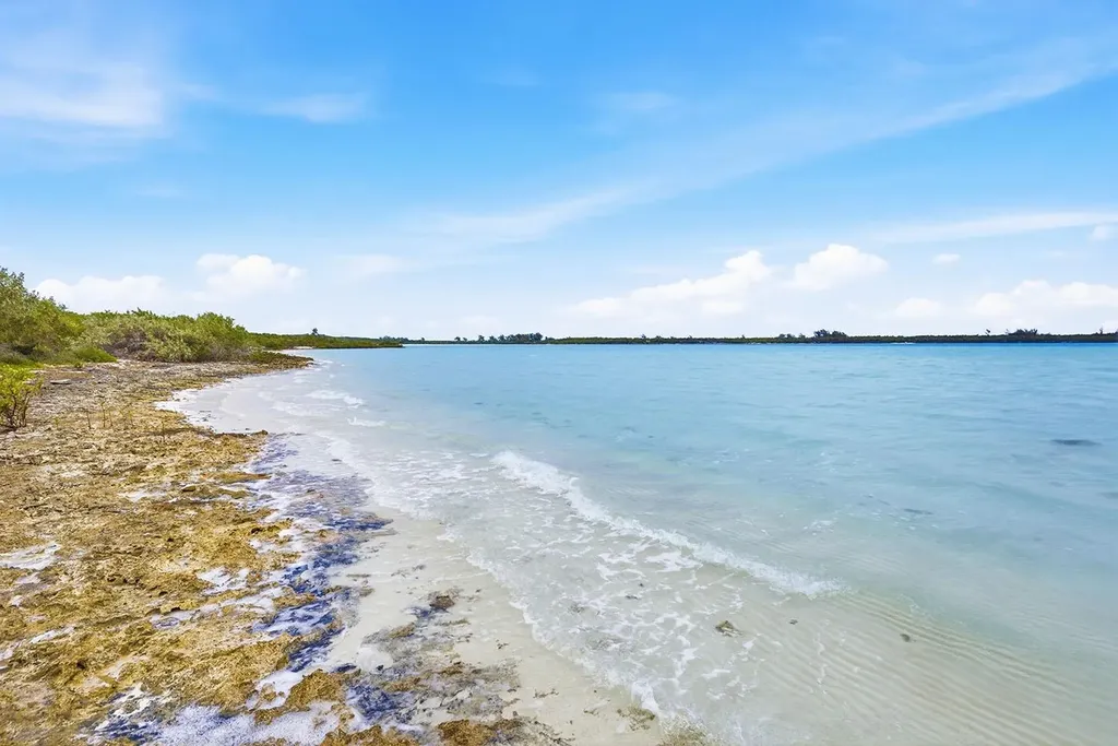 Norman's Cay Residence Exuma BS